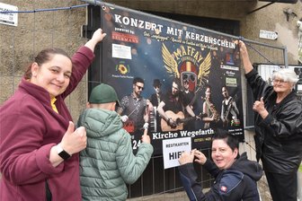 Wegefarther holen Peter-Maffay-Tribut-Band aufs Dorf - zum Original haben sie eine ganz besondere Beziehung - Jana Fechner (Mitte) zählt zu den wichtigsten Organisatoren des Konzerts in Wegefarth. Mit dem Auftritt der Peter-Maffay-Tributband soll Geld für die Außensanierung der Dorfkirche eingespielt werden. Viele freiwillige Helfer sind dabei, so wie Steffi Fritzsche (l.), Moritz als Musikfan und Ursel Fechner.