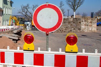 Wegen Baumpflegearbeiten kommt es in Annaberg zu Straßensperrungen - Aufgrund von Baumpflegearbeiten kommt es in den nächsten Tagen in Annaberg zu zeitweisen Vollsperrungen.