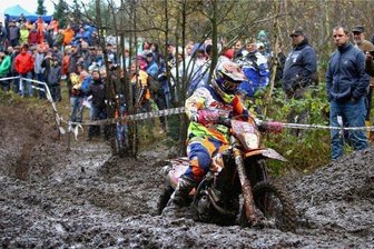 Wegen Corona: Enduro-WM-Lauf "Rund um Zschopau" fällt erneut aus - 2017 gewann Maria Franke als erste deutsche Fahrerin in Zschopau die Enduro-WM, im Bild am Schlammloch in Börnichen. 2021 fällt "Rund um Zschopau" erneut aus.