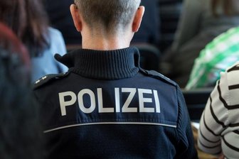 Wegen einer Pizza: Mann greift 14-Jährigen mit Schlagring in Annaberg an -