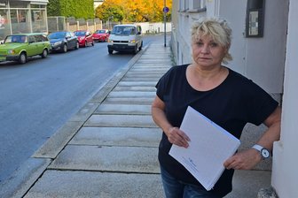 Wegen fehlender Parkplätze: Werdauer Physiotherapeutin nach Straßenumbau in Existenznot - Manuela Sanne ist sauer und in großer Sorge um ihre berufliche Existenz. Wegen fehlender Parkplätze bleiben vor allem gehbehinderte Patienten weg.