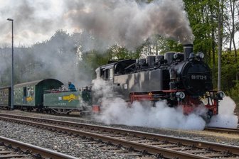Wegen hoher Energiekosten: Bei der Fichtelbergbahn wird der Fahrplan ausgedünnt - Die Fichtelbergbahn wird wegen der hohen Energiekosten nicht so oft fahren wie geplant.