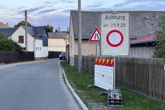 Wegen Kabelverlegung: Diese Straße in Rotschau wird gesperrt - Schon jetzt wird auf die kommende Vollsperrung in Rotschau hingewiesen.