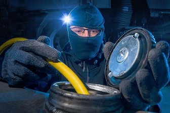 Wegen steigender Preise? Immer mehr Dieseldiebe im Erzgebirgskreis unterwegs - In der Regel nachts schlagen die Dieseldiebe zu. Die Tatorte sind oftmals Baustellen, Parkplätze und Firmengelände, sagt die Polizei. 