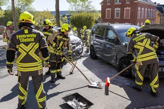 Wegen Streit mit dem Bürgermeister: Freiwillige Feuerwehr Ellefeld schmeißt hin - Wegen eines Streits mit Bürgermeister Jörg Kerber haben mehrere Kameraden ihren Dienst niedergelegt. Zum Einsatz rücken die Kameraden derzeit nicht aus.