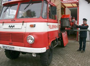 Wehren warten auf Finanzspritze - 
              <p class="artikelinhalt">Das 27 Jahre alte LO-Löschfahrzeug bei der Langenreinsdorfer Feuerwehr wird bald durch ein neues ersetzt.</p>
            