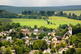 Weihnacht im sommerlichen Kronepark in Cranzahl - Weil die Frühmette zu Weihnachten zweimal ausfallen musste, haben sich die Cranzahler etwas überlegt. 