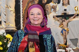 "Weihnachten im Gebirg": Annett Illig und Gäste fiebern lang ersehnter Premiere entgegen - Annett Illig und Gäste laden ein zum neuen Programm "Weihnachten im Gebirg". Die Premiere findet am 27. November in Sosa statt. Aufführungen gibt es danach noch in verschiedenen Orten im Erzgebirgskreis. 