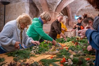 Weihnachtliche Floristik zum Mitmachen auf Schloss Rochlitz - 