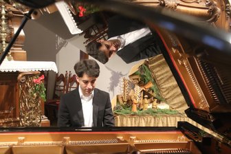Weihnachtliche Konzerte in Augustusburger Stadtkirche mit Pascal Kaufmann - Pascal Kaufmann wird am Sonntag, dem 3. Advent bei vier Kurzkonzerten in der Augustusburger Kirche musizieren.