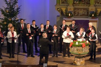 Weihnachtskonzert in der Stadtkirche Penig: Ein traditionelles Highlight des Jahres - Am dritten Advent erklingen Weihnachtslieder in der Stadtkirche Penig. Der gemischte Chor lädt zum Konzert ein.