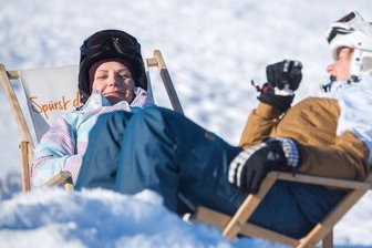 Weihnachtsmänner erobern Holzhauer Skihang -