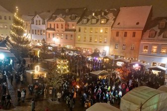 Weihnachtsmärkte in Westsachsen: Gemütliche Alternativen zum Trubel im Advent - Der Weihnachtsmarkt auf dem Altmarkt von Kirchberg. Am Wochenende des ersten Advents wird er wieder abgehalten.