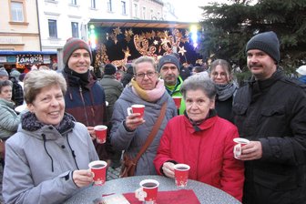 Weihnachtsmarkt in Geringswalde wird zum Treff der Generationen - Hellmigs treffen sich jedes Jahr zum Geringswalder Weihnachtsmarkt. Von der Großmutter bis zum Urenkel kommen locker zehn Personen zusammen.