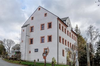 Weihnachtsmarkt in Geyer zieht an neuen Ort - Der Weihnachtsmarkt in Geyer findet ab diesem Jahr am historischen Lotterhof statt. 