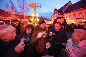 Weihnachtsmarkt in Limbach-Oberfrohna: Gibt es eine Chance auf mehr Öffnungstage? - Vom 6. bis 8. Dezember wird der Rathaushof in Limbach-Oberfrohna wieder zum Weihnachtsmarkt.