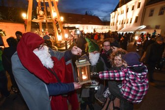 Weihnachtsmarkt in Limbach-Oberfrohna startet: Das erwartet Besucher im historischen Rittergut - Der Weihnachtsmarkt in Limbach-Oberfrohna öffnet am Freitag für drei Tage.