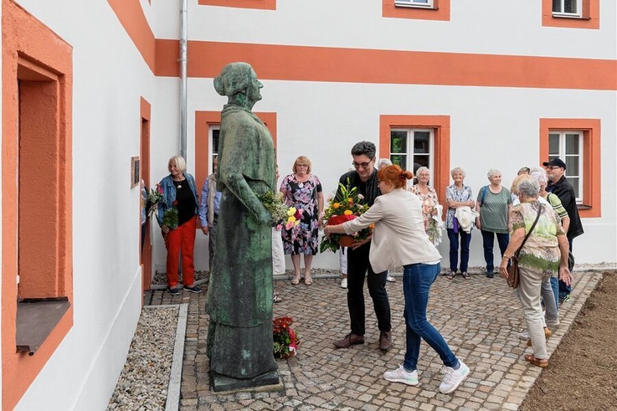 Weihnachtsspende für Clara-Zetkin-Ausstellung in Wiederau - Am 5. Juli, dem Geburtstag von Clara Zetkin, wird im Museum in Wiederau der Frauenrechtlerin gedacht. 