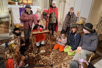 Weihnachtsspiel in Lauterbach: Hirten, Hoffnung und eine berührende Botschaft - Seit Mitte November treffen sich die Kinder zu den Proben fürs Stück „Licht in der Finsternis“.