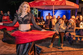Weihnachtsstimmung am Wasser: Hafenweihnacht feiert an der Talsperre Kriebstein Premiere - 