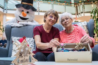 Weihnachtsüberraschung im Erzgebirge: Kleine Kunstwerke für Bewohner von Pflegeheimen -