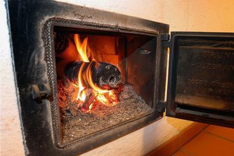 Wer über Kamin oder Ofen verfügt, hofft, sich vom Gasnotstand unabhängig machen zu können. Doch jetzt droht die Kohle auszugehen.