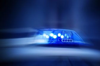 Weil ein Rentner im Auto etwas übersah: Unfall in Crimmitschau mit 13.000 Euro Schaden - Die Polizei musste in Crimmitschau zu einem eher ungewöhnlichen Unfall ausrücken.