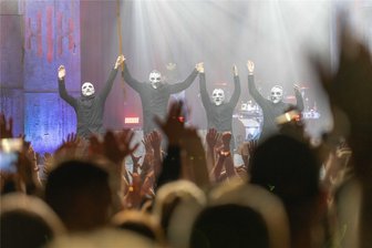 Weimar rockt Freiberg: Ausverkauftes Konzert im Tivoli begeistert Fans - erntet aber auch Kritik - Die Band Weimar trat am Freitagabend im Freiberger Tivilo auf.