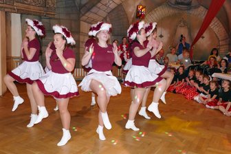 Weinfest beschert Dittmannsdorf wieder ein Prinzenpaar - Beim 1. Dittmannsdorfer Weinfest soll die Funkengarde des Heimatvereins für tänzerische Unterhaltung sorgen.