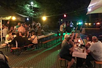 Weinfest in Marbach diesmal mit Krönung - Marbach ist zwar keine Winzerhochburg, aber das Weinfest am Sportplatz findet bereits zum vierten Mal statt.