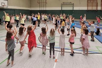 Weinhold-Grundschule Reichenbach feiert Sommerfest -