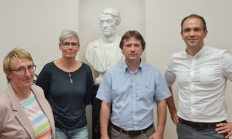 Weinholdschule: Verein wählt neuen Vorstand - Der neue Vorstand des Fördervereins der Weinholdschule. Im Bild von links: Iris Grundmann, Barbara Dreyer, Michael Käppel und Marcus Fritsch.