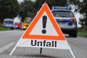 Weischlitz: Simson-Fahrer erliegt Unfallverletzungen - Ein Unfall auf der B 173 in Pirk endete am Mittwoch tödlich.