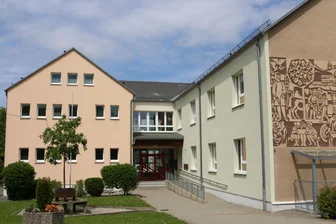 Weischlitz stärkt Schulstandort Krebes - Die Burgstein-Grundschule in Krebes.