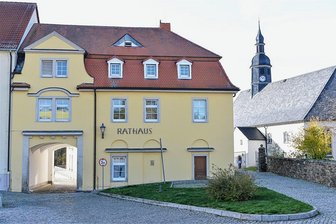 Weißenborn: Wie der Weg zum Erzengler Teich sicher wird - Das Rathaus in Weißenborn. 
