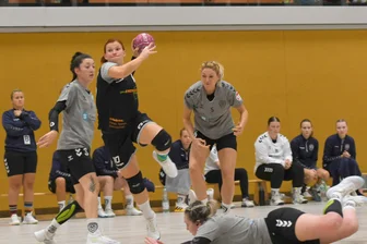 Weißenborner Handballerinnen wollen keine Federn lassen - Franziska Israel war zuletzt richtig gut drauf. Im Pokal-Achtelfinale gegen Marienberg traf sie 9-mal. In der Liga erzielte sie bisher 28 Tore in 10 Spielen.