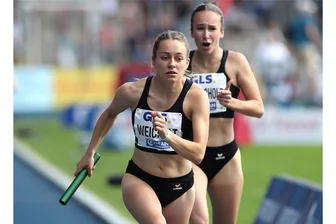 Weißenbornerin läuft Sachsen-Staffel zu DM-Bronze - Letzter Wechsel: Anna Weichelt wird über 4 x 400 Meter der W 20 von Maike Dietzschold auf die Schlussrunde geschickt. Die Weißenbornerin lief den SC DHfK Leipzig am Samstag bei der DM in Braunschweig in 3:53,01 Minuten zu Bronze.