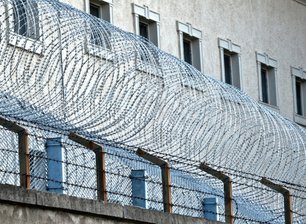 Weißer Alptraum: Bestrahlte die Stasi ihre Opfer? - Gab es im früheren Untersuchungsgefängnis des Ministeriums für Staatssicherheit in Chemnitz auf dem Kaßberg ein Röntgengerät, mit dem nicht nur Effekten durchleuchtet wurden? Ein früherer Insasse glaubt, er sei bestrahlt worden. Es fehlen Forschungsergebnisse, die seinen Vorwurf untermauern könnten.