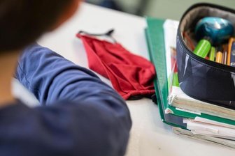 Weist Schnupfen auf Corona hin? Was Eltern erkälteter Kinder tun sollten -