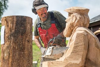 Weitere Holzfiguren sollen den Seiffener Ortskern bereichern - 