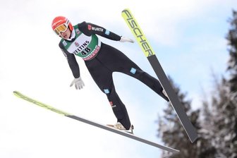 Eric Frenzel beim Weltcup in in Val di Fiemme in Aktion. Foto: Elvis Piazzi/AP/dpa