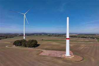 Weitere Teile für Windrad bei Wiederau kommen: Das sollten Autofahrer wissen - Die Baustelle für das zweite Riesenwindrad bei Wiederau. Jetzt werden weitere Teile geliefert.