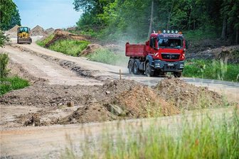 Weitere Verkehrseinschränkungen wegen Straßenbaus zwischen Schneeberg und Wildbach - Die K 9109 wird zwischen der Abzweigung Silberbachstraße in Schneeberg und dem bbb Bauzentrum vor Wildbach saniert.