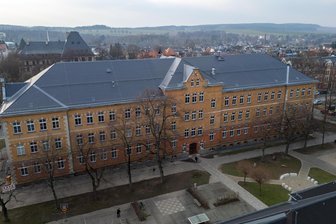 Weiterführende Schulen im Göltzschtal - So können Schüler sie kennenlernen - Lernen in einem über 125 Jahre alten Gebäude. Der Grundstein für die Wilhelm-Adolph-Von-Trützschler-Oberschule in Falkenstein wurde am 21. März 1899 gelegt.