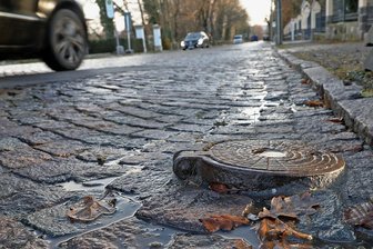 Welche Bauprojekte im Jahr 2022 in Meerane anstehen - Am Ausbau der Schwanefelder Straße beteiligt sich die Stadt im nächsten Jahr mit einem Zuschuss von 150.000 Euro.