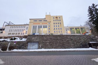 Welche Chancen bietet die Fernwärme in Bad Elster? - Das Fernheizwerk an der Bahnhofstraße in Bad Elster.