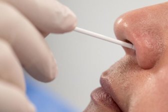 Welche Kommunen im Erzgebirge Kosten für Tests übernehmen - Die Zeit der kostenlosen Corona-Tests für die meisten Ungeimpften endet. Stollberg will die Kosten dafür aber zumindest bis Jahresende übernehmen.