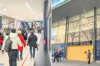 Welche Läden in der Chemnitzer City dieses Jahr öffnen - Wo früher ein Bäcker war, öffnet Ende März an der Brückenstraße der Barfußschuhladen Leguano (links). Auch im Einkaufszentrum "Roter Turm" lädt bald ein neues Geschäft zum Einkaufen ein (Mitte). Im ehemaligen Xquisit an der Straße der Nationen sollen ab Herbst Sneaker verkauft werden.