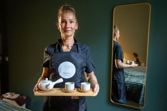 Wellness für Haupt und Haar: Plauens neues Spa-Erlebnis legt Fokus auf den Kopf - Zweites Standbein: Nicole Demko sorgt ab jetzt in Plauen für Entspannung mit einem Headspa.