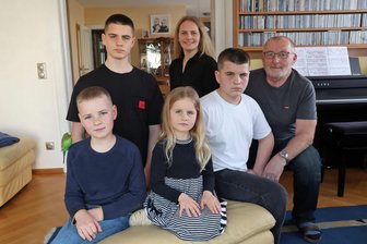 Welt-Piano-Tag: Diese Glauchauer Familie haut mächtig in die Tasten - Die Familie Engel aus Glauchau. Bis auf Vater Uwe spielen alle Klavier.